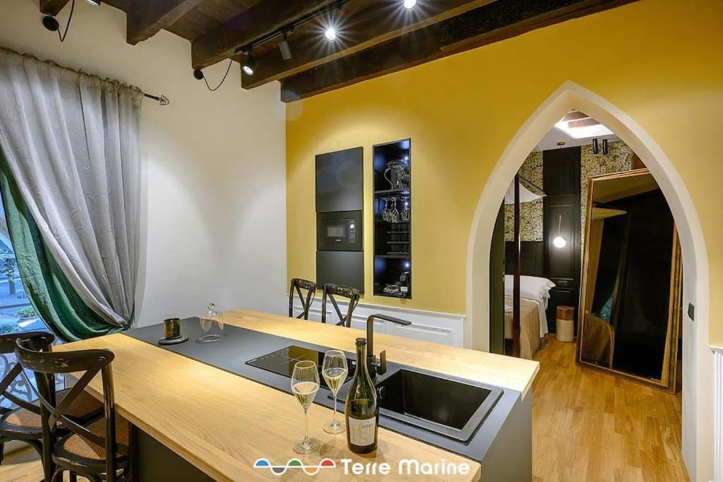 Under Bridge, Terremarine Apartment La Spezia Bagian luar foto